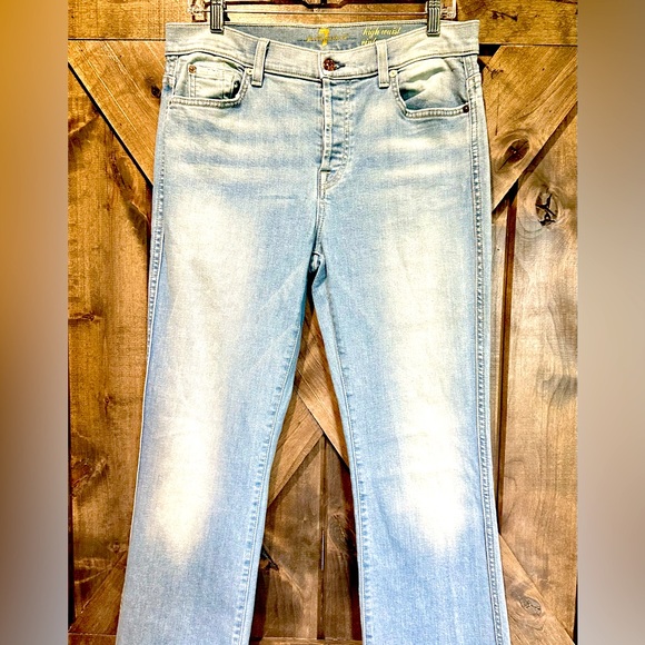 Like New!! 7FAMK Light Wash High Waist Vintage Bootcut Jeans - Picture 12 of 15
